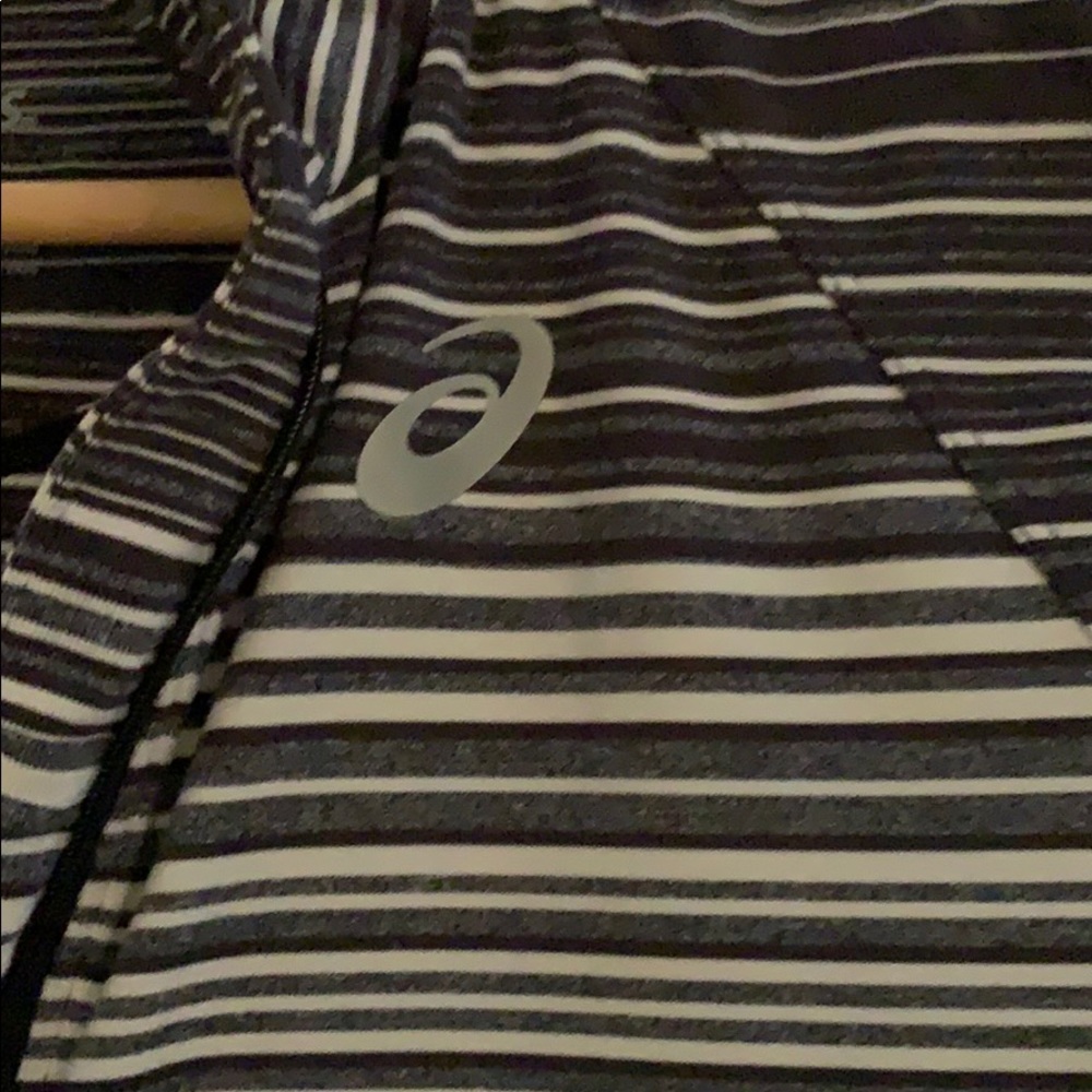 ASICS Running Top - Picture 3 of 3